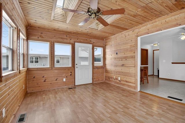 52 Gunther Drive, Evansville, WI 53536