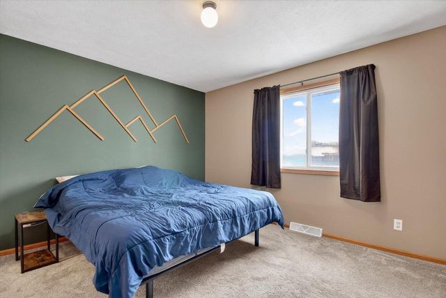 52 Gunther Drive, Evansville, WI 53536