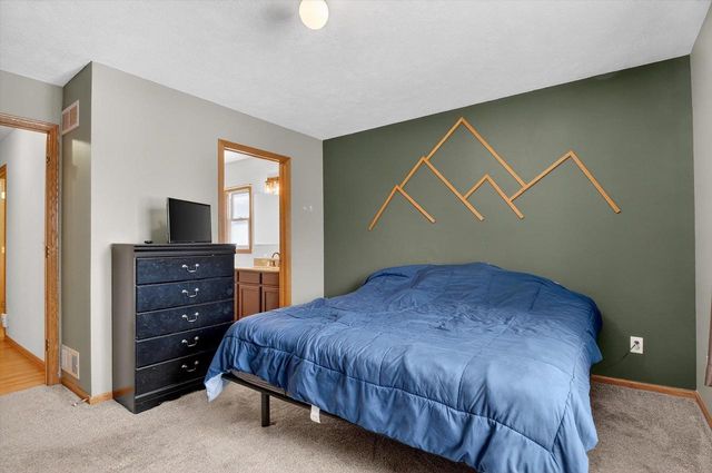 52 Gunther Drive, Evansville, WI 53536