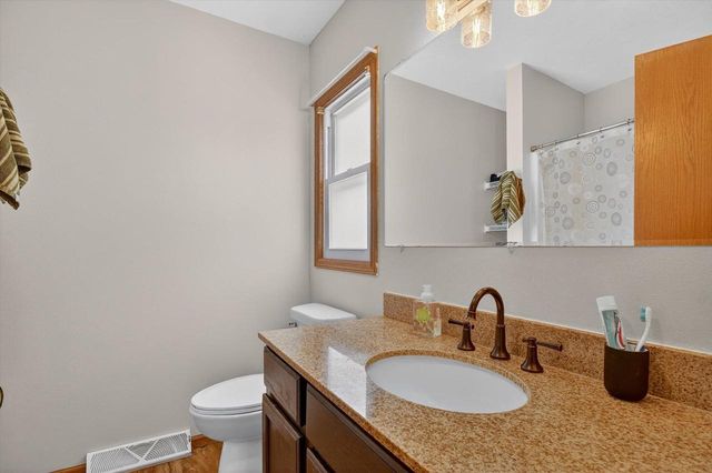 52 Gunther Drive, Evansville, WI 53536