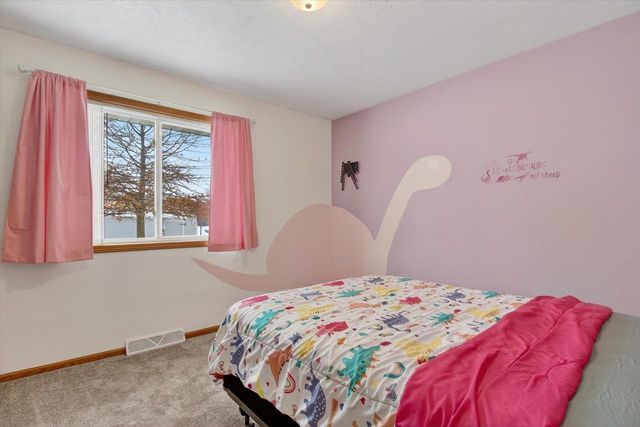 52 Gunther Drive, Evansville, WI 53536