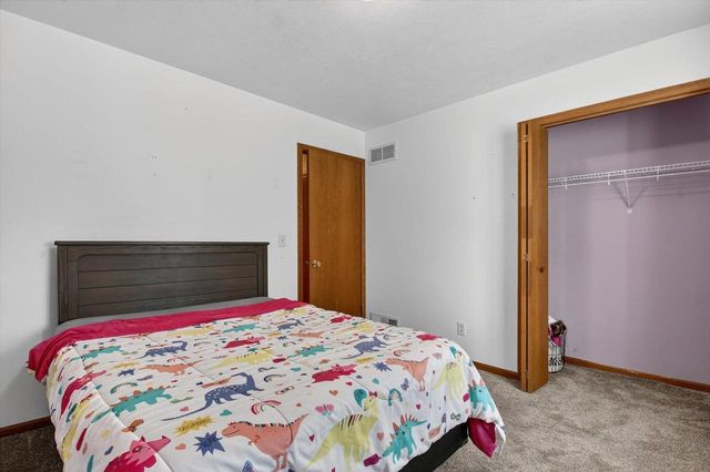 52 Gunther Drive, Evansville, WI 53536