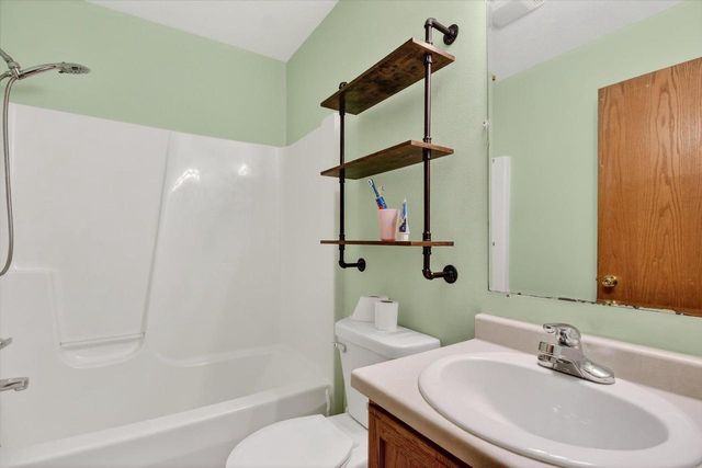 52 Gunther Drive, Evansville, WI 53536