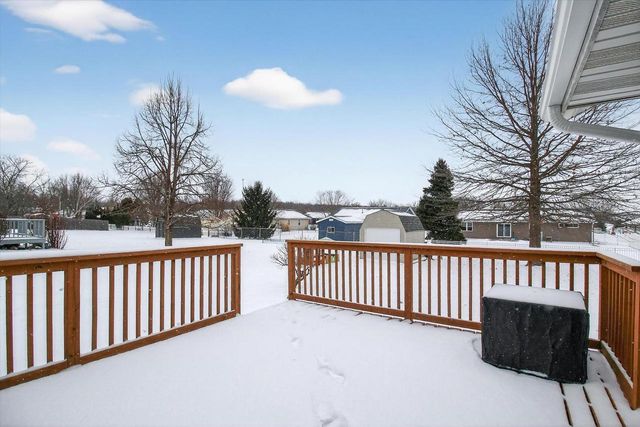 52 Gunther Drive, Evansville, WI 53536