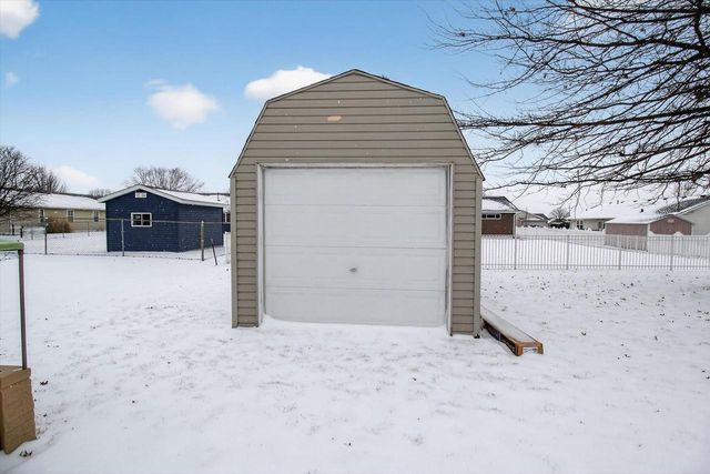 52 Gunther Drive, Evansville, WI 53536