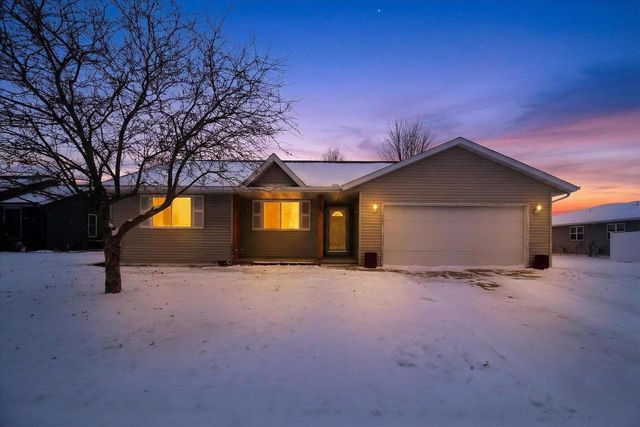 52 Gunther Drive, Evansville, WI 53536