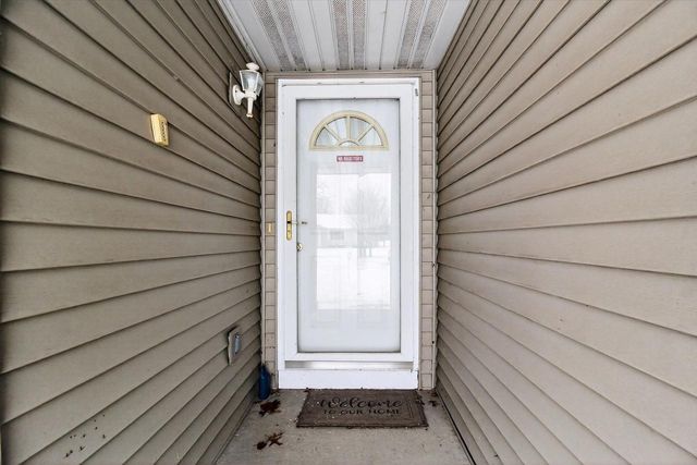 52 Gunther Drive, Evansville, WI 53536