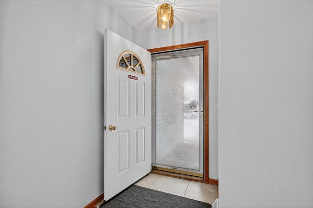 52 Gunther Drive, Evansville, WI 53536