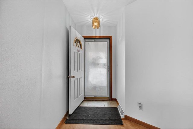 52 Gunther Drive, Evansville, WI 53536