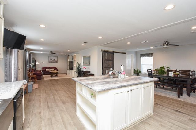 700 Road 5505, Cleveland, TX 77327