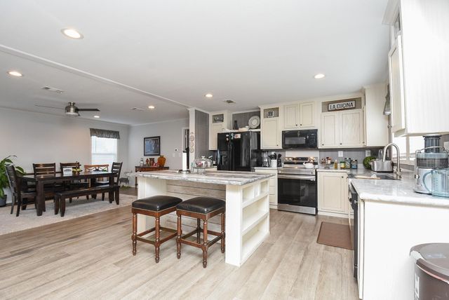 700 Road 5505, Cleveland, TX 77327