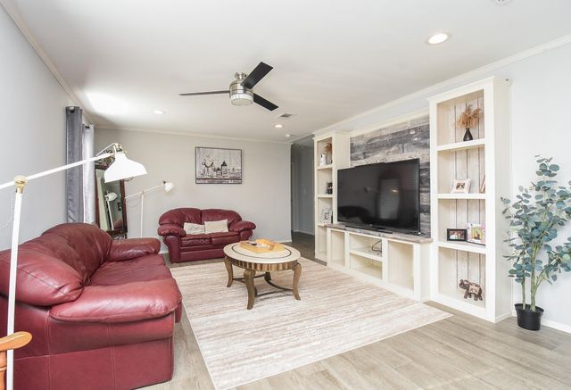 700 Road 5505, Cleveland, TX 77327