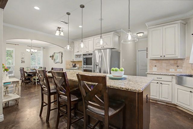 203 Saddle Ridge Court, Springtown, TX 76082