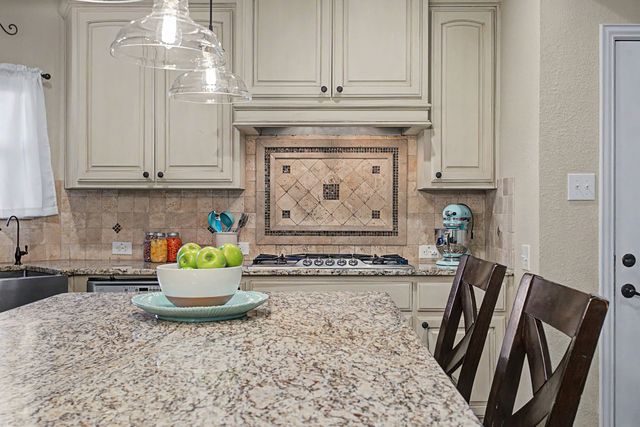 203 Saddle Ridge Court, Springtown, TX 76082
