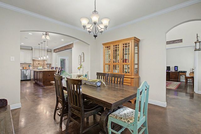 203 Saddle Ridge Court, Springtown, TX 76082