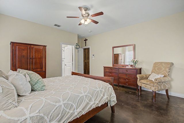 203 Saddle Ridge Court, Springtown, TX 76082