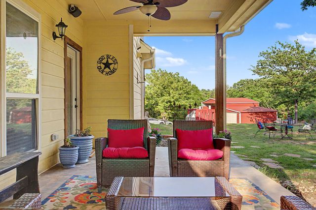 203 Saddle Ridge Court, Springtown, TX 76082