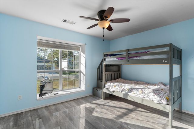 316 Coral Reef Street, Gun Barrel City, TX 75156