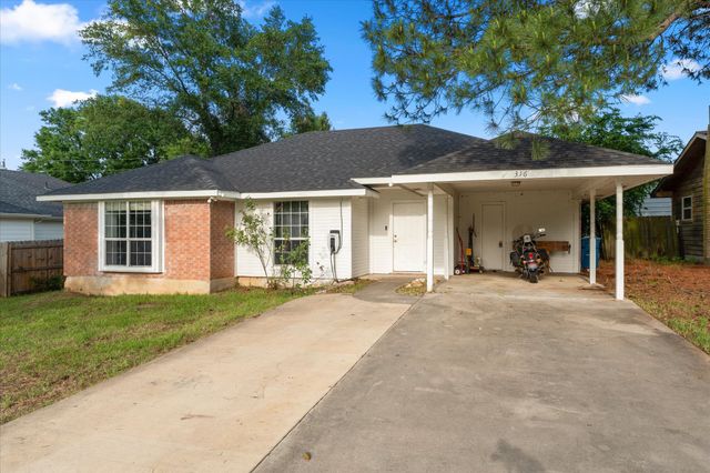 316 Coral Reef Street, Gun Barrel City, TX 75156