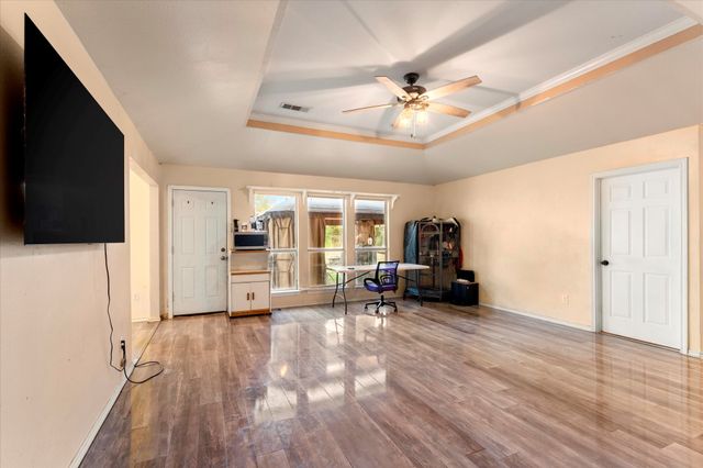 316 Coral Reef Street, Gun Barrel City, TX 75156