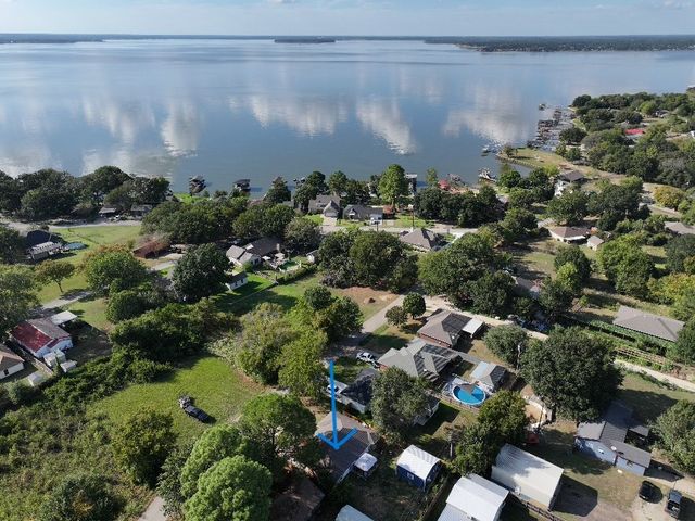 316 Coral Reef Street, Gun Barrel City, TX 75156