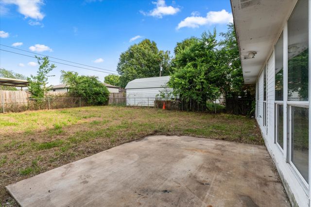 316 Coral Reef Street, Gun Barrel City, TX 75156