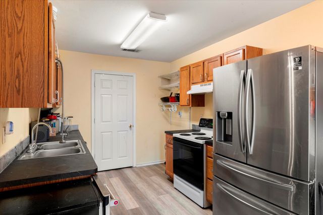 316 Coral Reef Street, Gun Barrel City, TX 75156