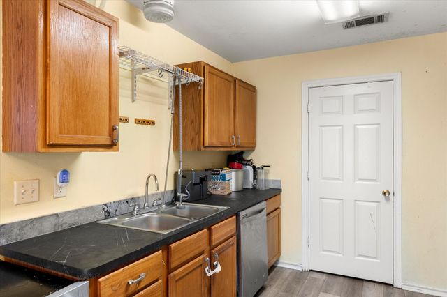316 Coral Reef Street, Gun Barrel City, TX 75156