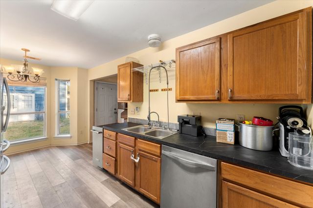 316 Coral Reef Street, Gun Barrel City, TX 75156