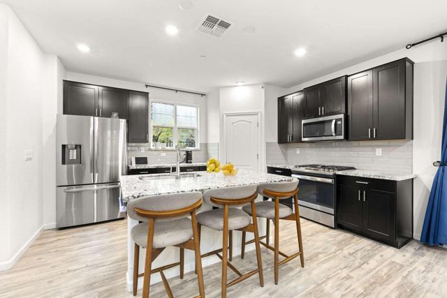 3273 Sunny Gate Ln, Folsom, CA 95630
