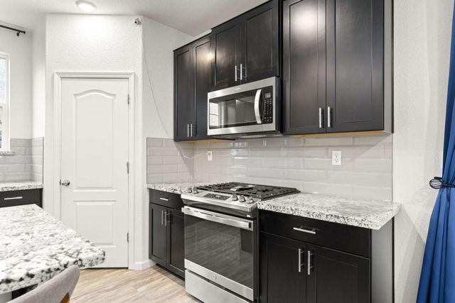 3273 Sunny Gate Ln, Folsom, CA 95630