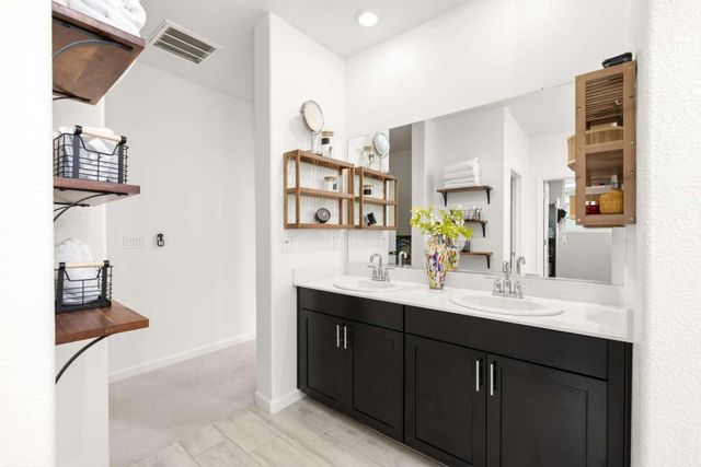 3273 Sunny Gate Ln, Folsom, CA 95630
