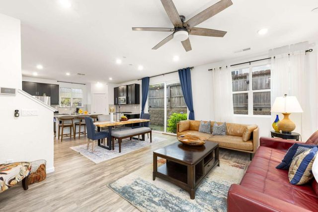 3273 Sunny Gate Ln, Folsom, CA 95630