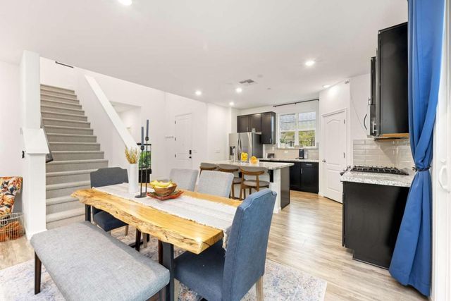 3273 Sunny Gate Ln, Folsom, CA 95630