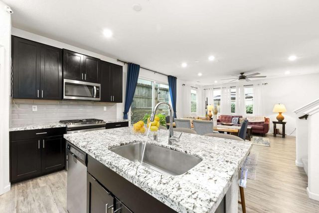 3273 Sunny Gate Ln, Folsom, CA 95630