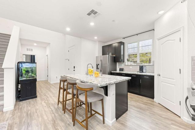 3273 Sunny Gate Ln, Folsom, CA 95630