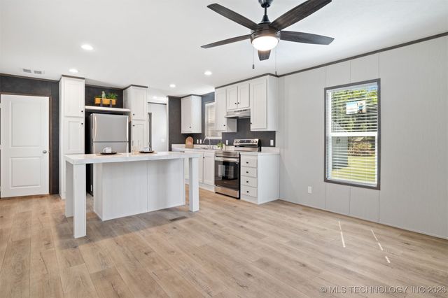 401 3rd, Achille, OK 74720