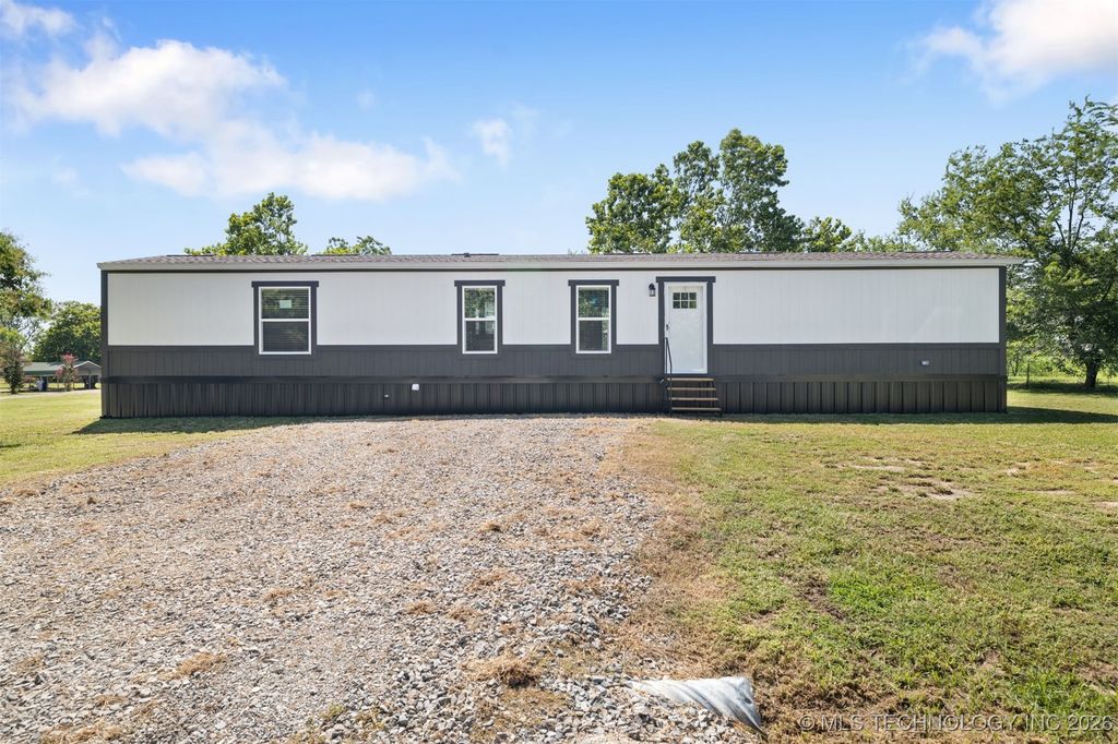 401 3rd, Achille, OK 74720