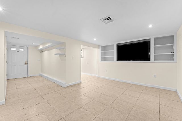 48 Trapelo St B, Boston, MA 02135