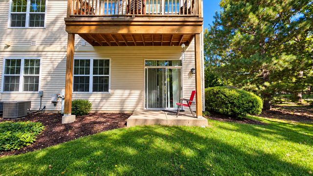 1216 N Brookdale Drive 1216, Carpentersville, IL 60110