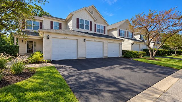 1216 N Brookdale Drive 1216, Carpentersville, IL 60110