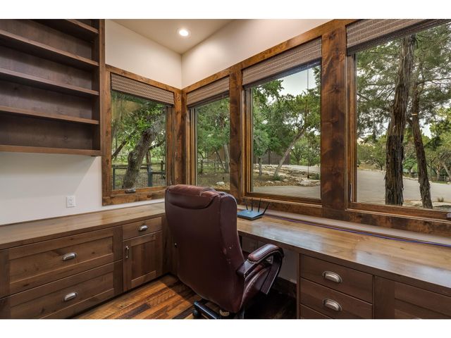 19604 Flying J BLVD, Spicewood, TX 78669