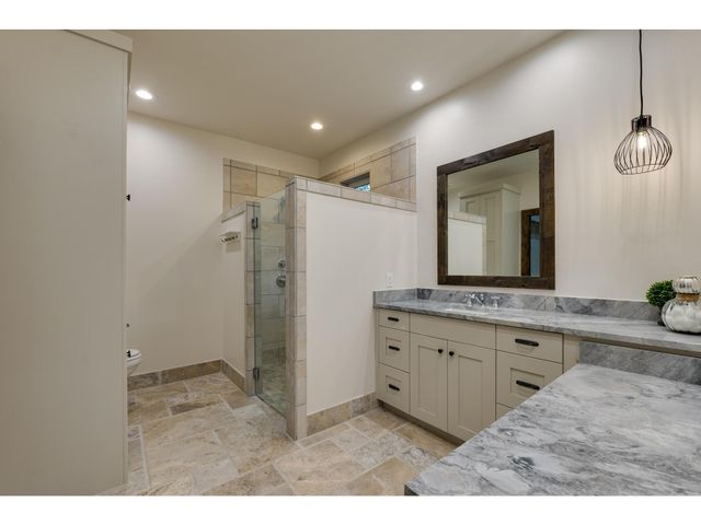 19604 Flying J BLVD, Spicewood, TX 78669