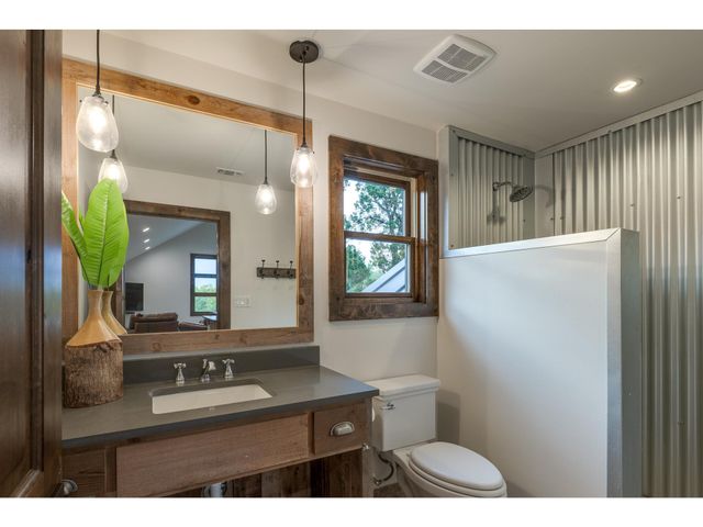 19604 Flying J BLVD, Spicewood, TX 78669