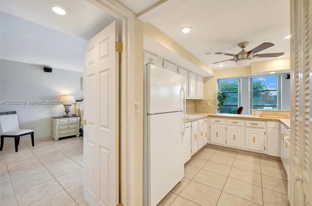 601 Three Islands Blv 205, Hallandale Beach, FL 33009