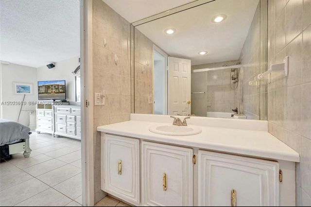 601 Three Islands Blv 205, Hallandale Beach, FL 33009