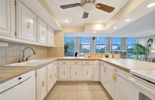 601 Three Islands Blv 205, Hallandale Beach, FL 33009