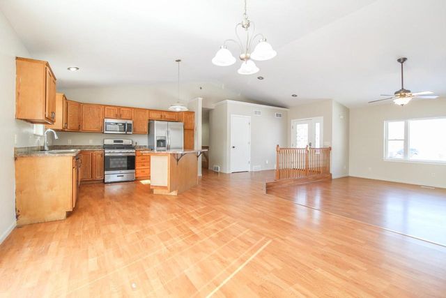 864 Leah Court, Jefferson, WI 53549