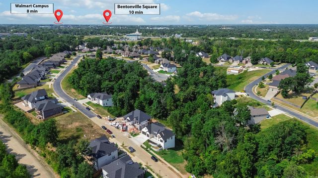 2005 NE Chaucer Street, Bentonville, AR 72712