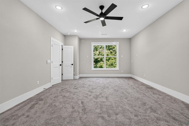 2005 NE Chaucer Street, Bentonville, AR 72712